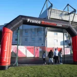 Une arche gonflable personnalisée saura attirer les personnes de loin lors d'évènements
